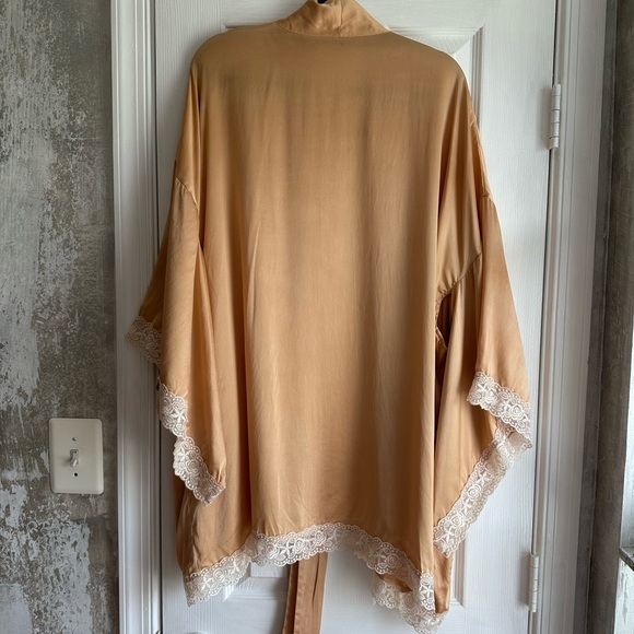 Spell Wild Love Silk Luxe Pastel Peach Robe - Picture 7 of 9